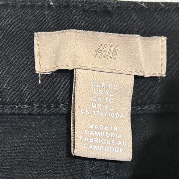 H&M Women's Black Straight Leg Jeans, size XL - Picture 2 of 8